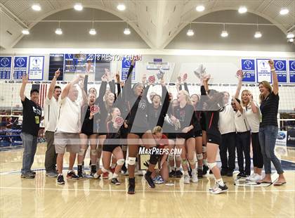 Thumbnail 1 in Laguna Beach vs. Village Christian (CIF-SS D3 Final) photogallery.