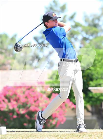 Thumbnail 3 in Metro Invitational Golf Tournament photogallery.
