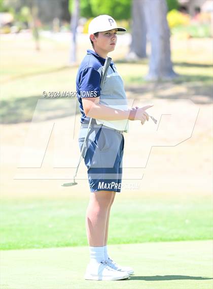 Thumbnail 3 in Metro Invitational Golf Tournament photogallery.