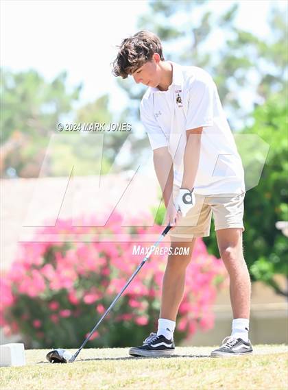Thumbnail 2 in Metro Invitational Golf Tournament photogallery.