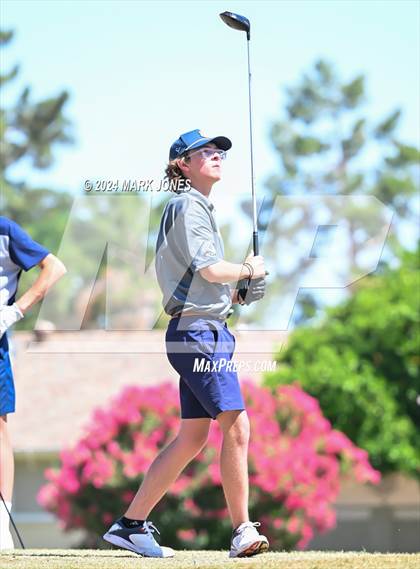 Thumbnail 3 in Metro Invitational Golf Tournament photogallery.