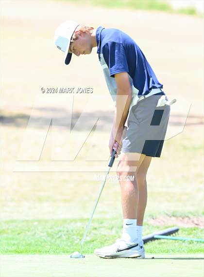 Thumbnail 2 in Metro Invitational Golf Tournament photogallery.