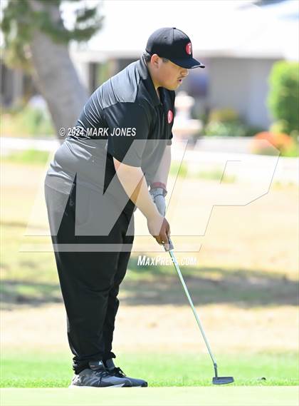Thumbnail 3 in Metro Invitational Golf Tournament photogallery.