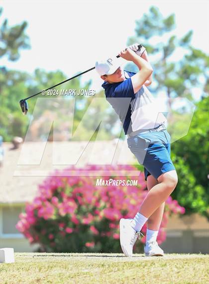 Thumbnail 3 in Metro Invitational Golf Tournament photogallery.