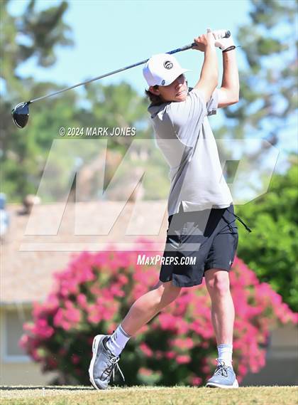 Thumbnail 3 in Metro Invitational Golf Tournament photogallery.
