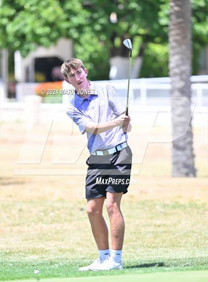 Thumbnail 2 in Metro Invitational Golf Tournament photogallery.