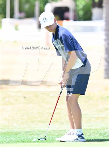 Thumbnail 2 in Metro Invitational Golf Tournament photogallery.