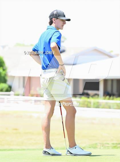 Thumbnail 2 in Metro Invitational Golf Tournament photogallery.