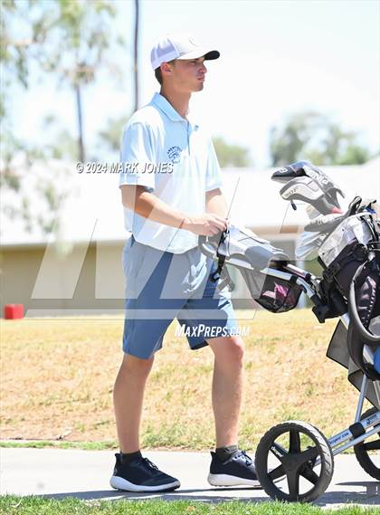 Thumbnail 3 in Metro Invitational Golf Tournament photogallery.