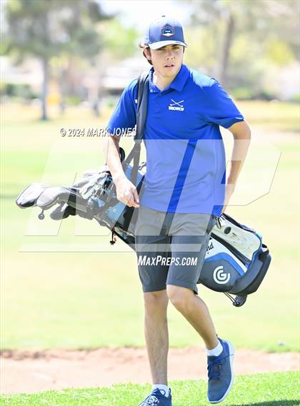 Thumbnail 3 in Metro Invitational Golf Tournament photogallery.