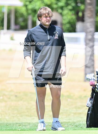 Thumbnail 3 in Metro Invitational Golf Tournament photogallery.