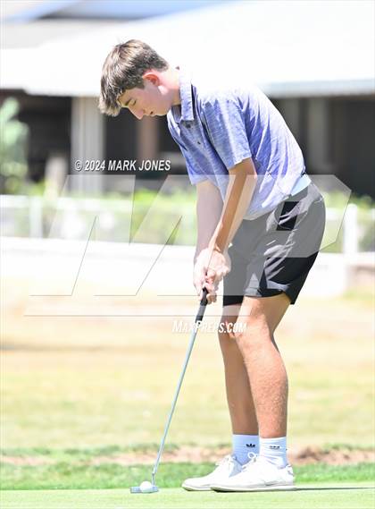 Thumbnail 3 in Metro Invitational Golf Tournament photogallery.