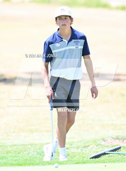 Thumbnail 3 in Metro Invitational Golf Tournament photogallery.
