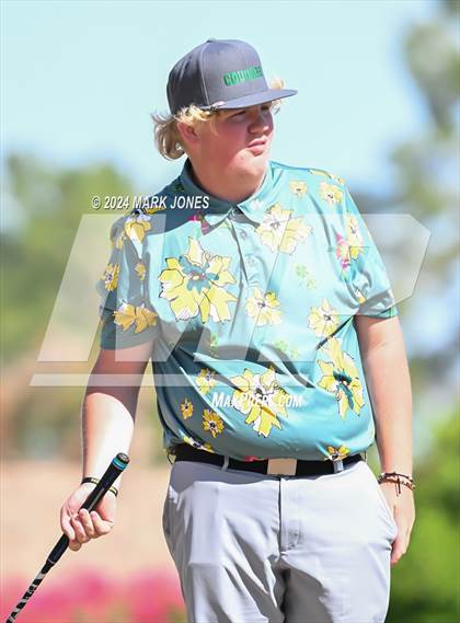 Thumbnail 3 in Metro Invitational Golf Tournament photogallery.