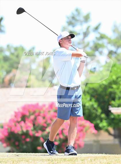 Thumbnail 3 in Metro Invitational Golf Tournament photogallery.