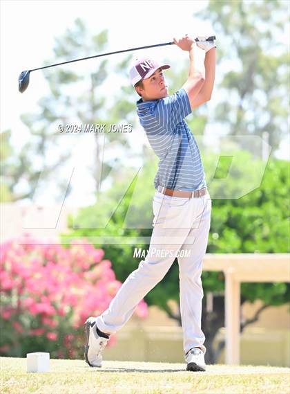 Thumbnail 2 in Metro Invitational Golf Tournament photogallery.