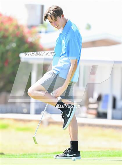 Thumbnail 3 in Metro Invitational Golf Tournament photogallery.