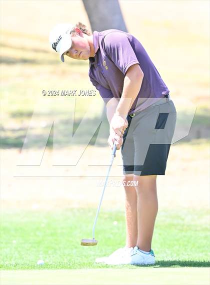 Thumbnail 3 in Metro Invitational Golf Tournament photogallery.