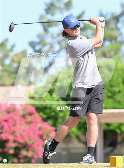 Thumbnail 2 in Metro Invitational Golf Tournament photogallery.