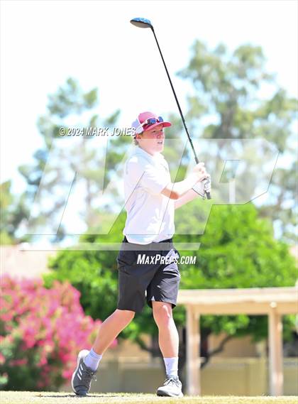 Thumbnail 3 in Metro Invitational Golf Tournament photogallery.