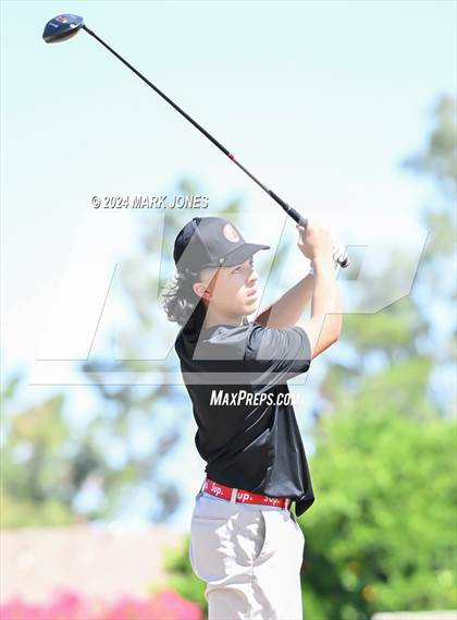Thumbnail 3 in Metro Invitational Golf Tournament photogallery.