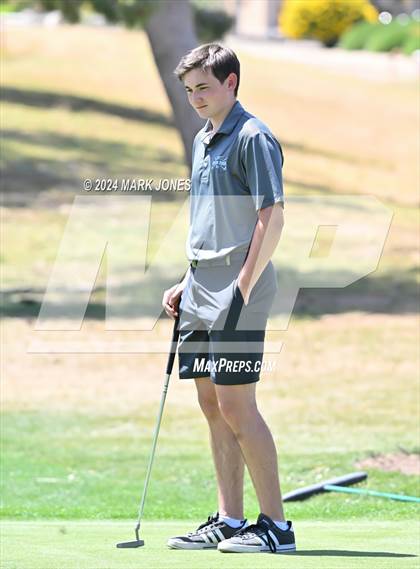 Thumbnail 3 in Metro Invitational Golf Tournament photogallery.