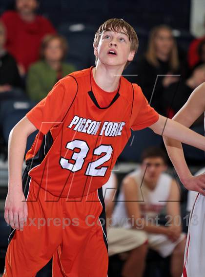 Thumbnail 3 in Scott vs Pigeon Forge (Seymour Christmas Classic) photogallery.