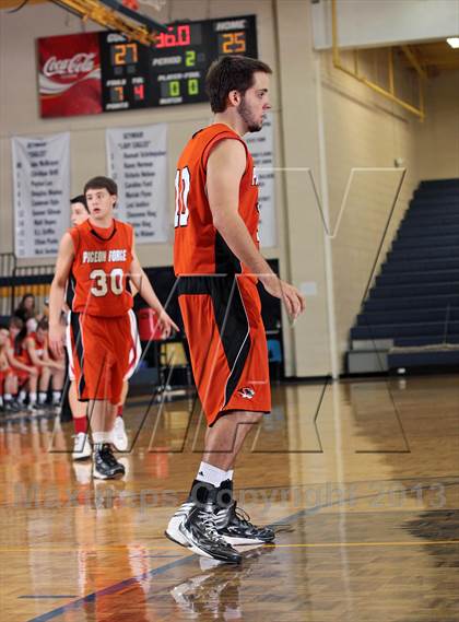 Thumbnail 2 in Scott vs Pigeon Forge (Seymour Christmas Classic) photogallery.