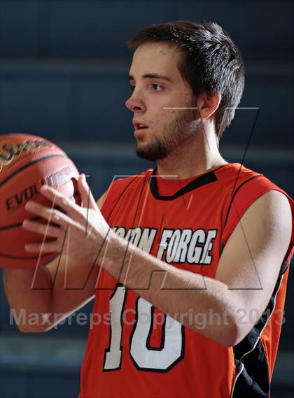 Thumbnail 3 in Scott vs Pigeon Forge (Seymour Christmas Classic) photogallery.