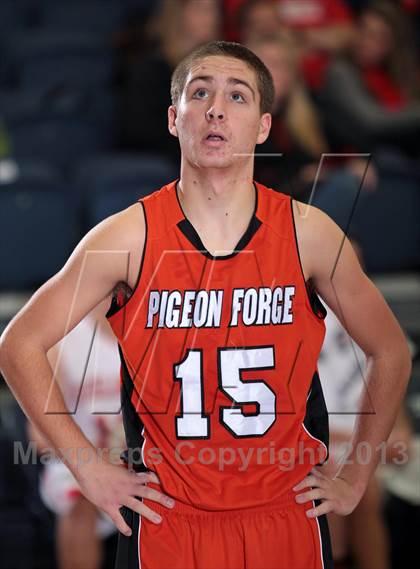 Thumbnail 2 in Scott vs Pigeon Forge (Seymour Christmas Classic) photogallery.