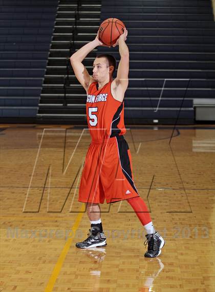 Thumbnail 2 in Scott vs Pigeon Forge (Seymour Christmas Classic) photogallery.