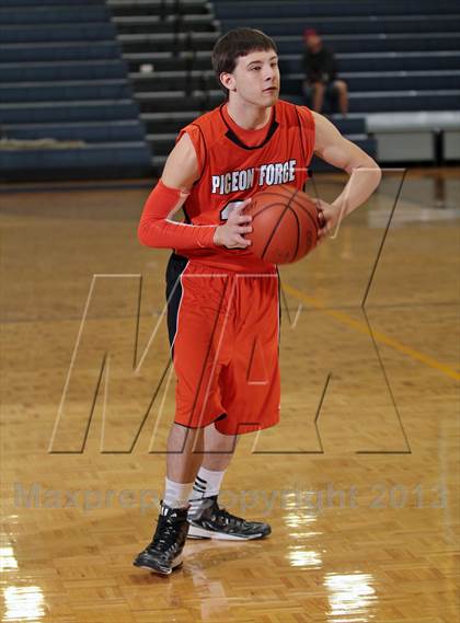 Thumbnail 2 in Scott vs Pigeon Forge (Seymour Christmas Classic) photogallery.