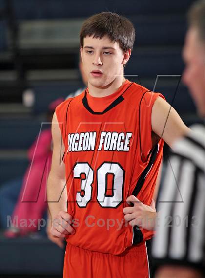 Thumbnail 3 in Scott vs Pigeon Forge (Seymour Christmas Classic) photogallery.