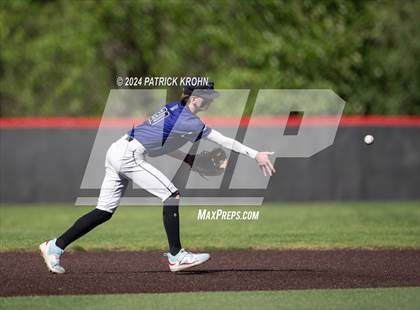 Thumbnail 2 in Bothell vs. Kamiak (WIAA 4A District 1/2 Playoff) photogallery.