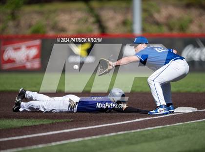 Thumbnail 2 in Bothell vs. Kamiak (WIAA 4A District 1/2 Playoff) photogallery.
