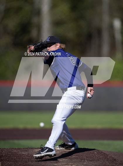 Thumbnail 2 in Bothell vs. Kamiak (WIAA 4A District 1/2 Playoff) photogallery.