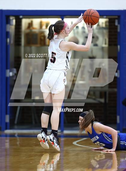 Thumbnail 2 in Warren vs Fairfield Union (OHSAA D2 District Final) photogallery.