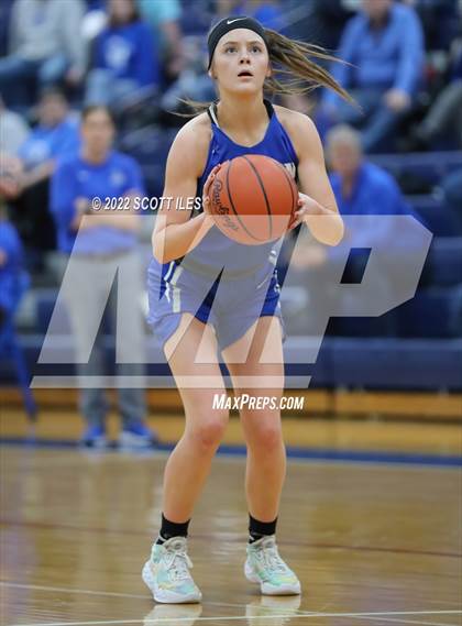 Thumbnail 1 in Warren vs Fairfield Union (OHSAA D2 District Final) photogallery.