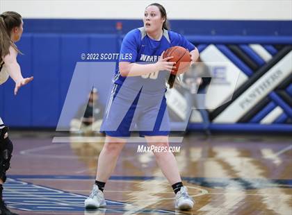 Thumbnail 3 in Warren vs Fairfield Union (OHSAA D2 District Final) photogallery.