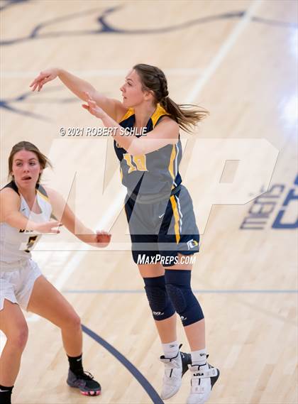 Thumbnail 3 in Del Oro vs. Oak Ridge (SFL Semifinal) photogallery.