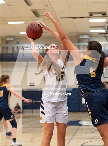 Thumbnail 1 in Del Oro vs. Oak Ridge (SFL Semifinal) photogallery.