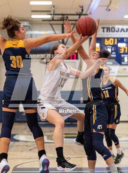 Thumbnail 3 in Del Oro vs. Oak Ridge (SFL Semifinal) photogallery.