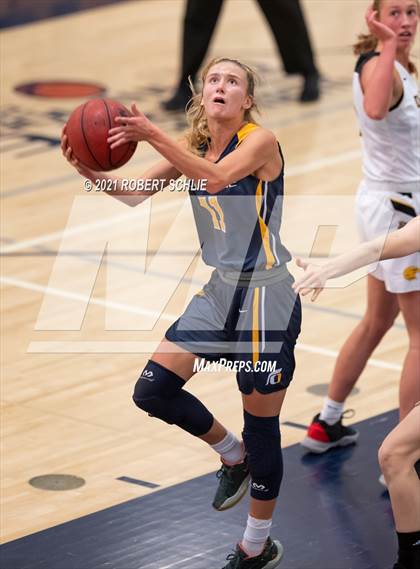 Thumbnail 2 in Del Oro vs. Oak Ridge (SFL Semifinal) photogallery.