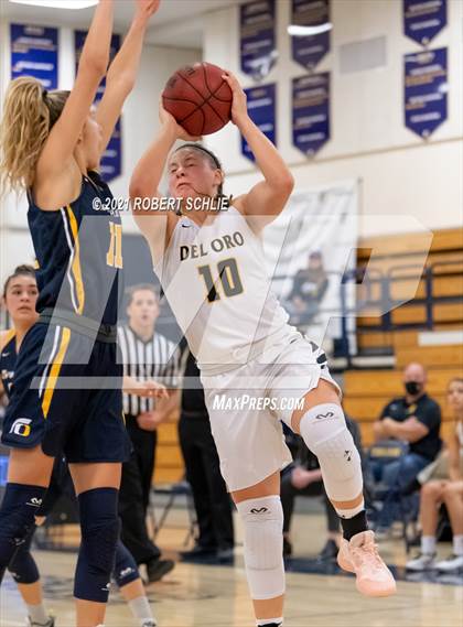 Thumbnail 3 in Del Oro vs. Oak Ridge (SFL Semifinal) photogallery.