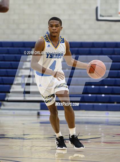 Thumbnail 2 in San Ysidro vs El Capitan (East vs South Tournament) photogallery.