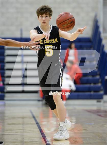 Thumbnail 2 in San Ysidro vs El Capitan (East vs South Tournament) photogallery.