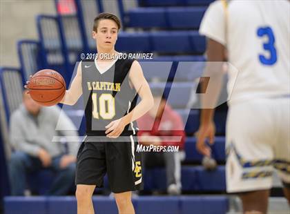 Thumbnail 2 in San Ysidro vs El Capitan (East vs South Tournament) photogallery.