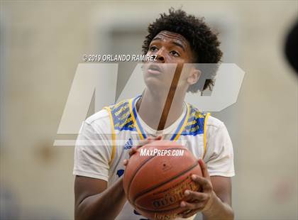 Thumbnail 3 in San Ysidro vs El Capitan (East vs South Tournament) photogallery.
