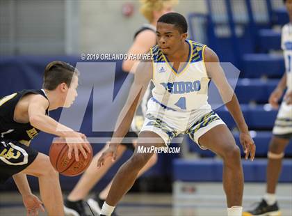Thumbnail 3 in San Ysidro vs El Capitan (East vs South Tournament) photogallery.