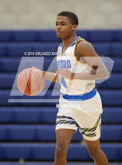 Thumbnail 3 in San Ysidro vs El Capitan (East vs South Tournament) photogallery.